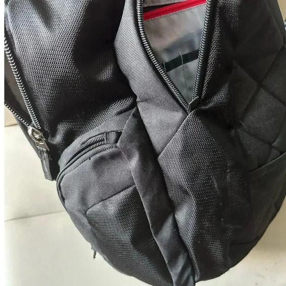 Case Logic | BLACK | 14-Inch Laptop Backpack Bag - Picture 4 of 9